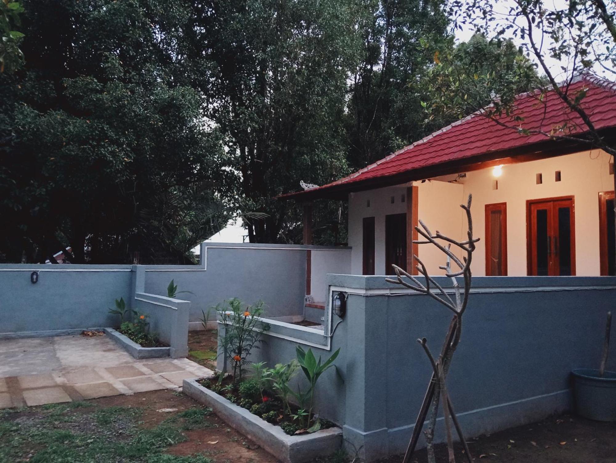 Jepun Homestay Lemukih Singaraja Eksteriør billede