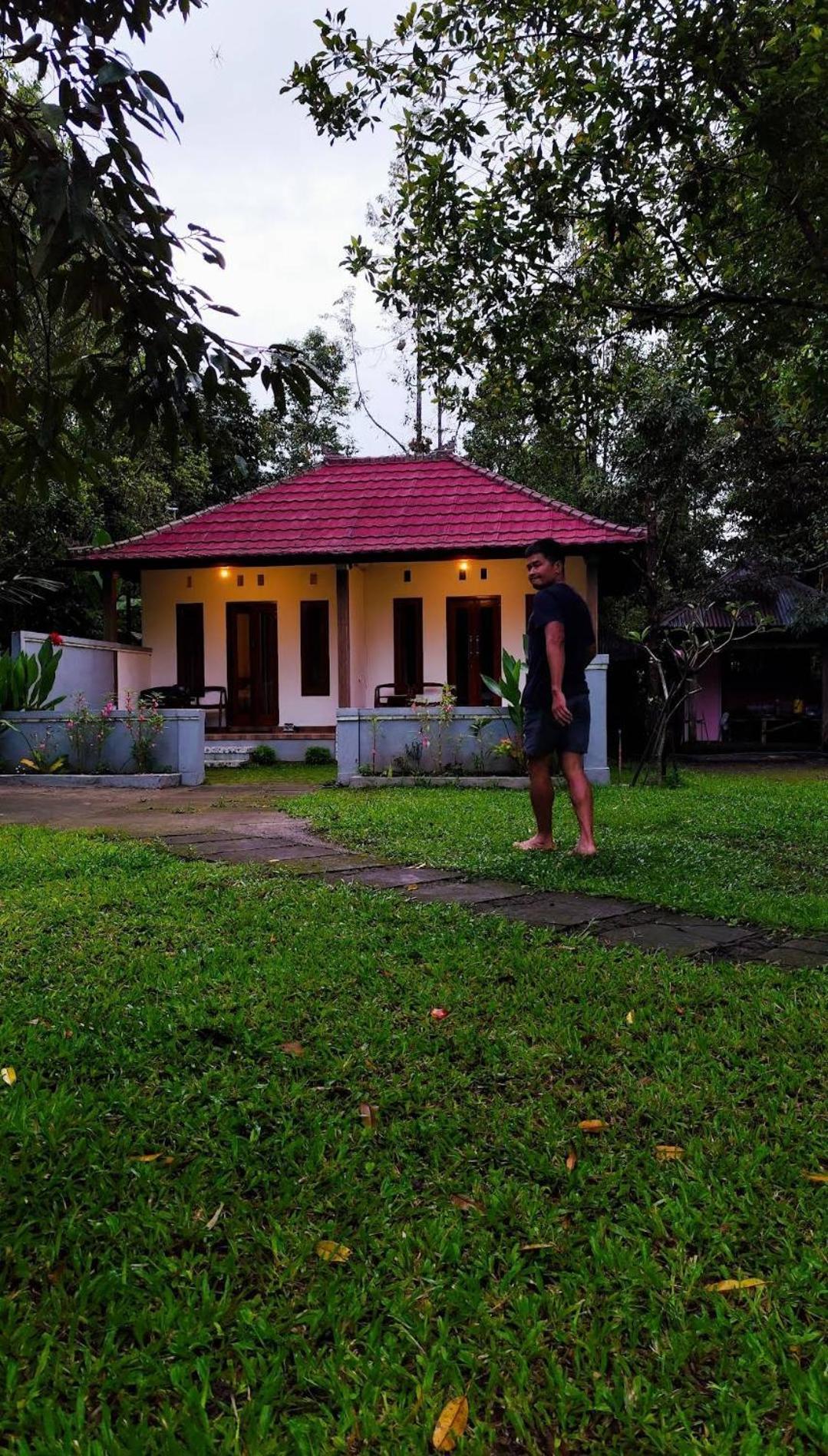 Jepun Homestay Lemukih Singaraja Eksteriør billede